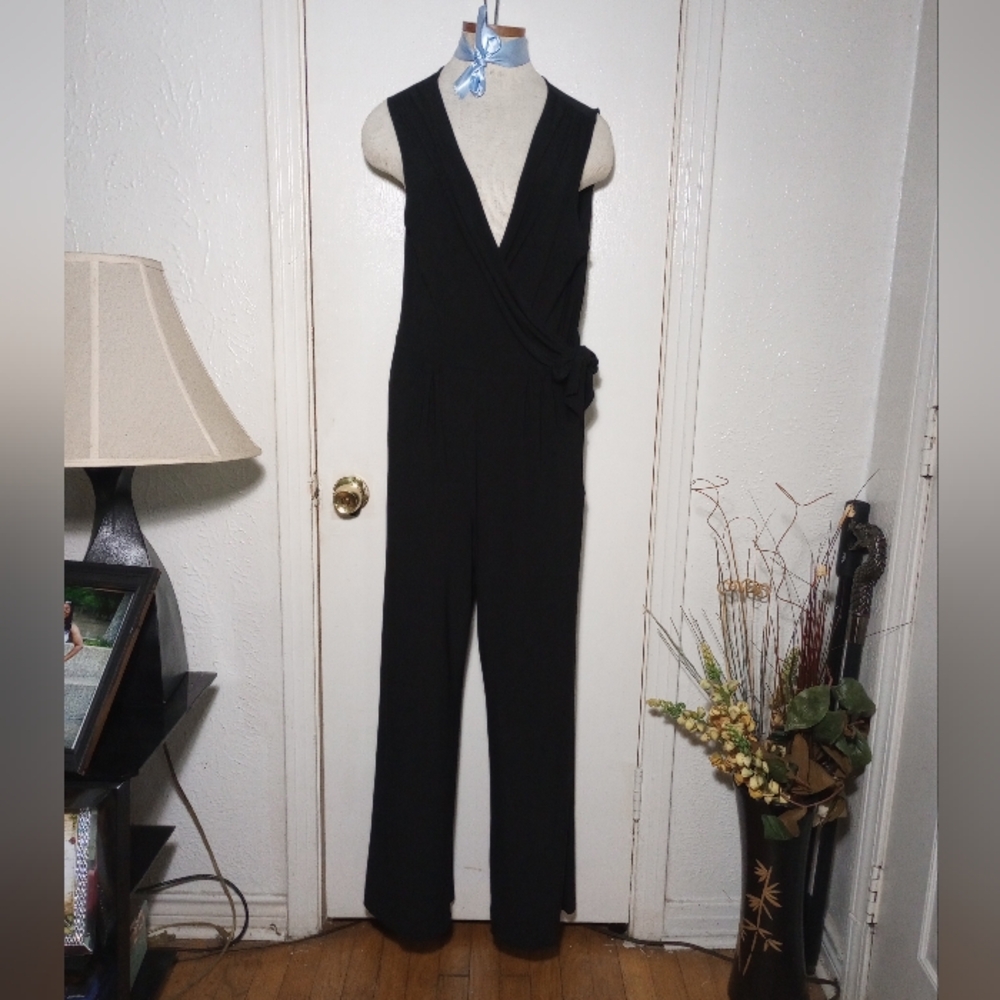 Tiana B Jumpsuit Black Sleeveless V Neck Side Tie Evening Formal Size M